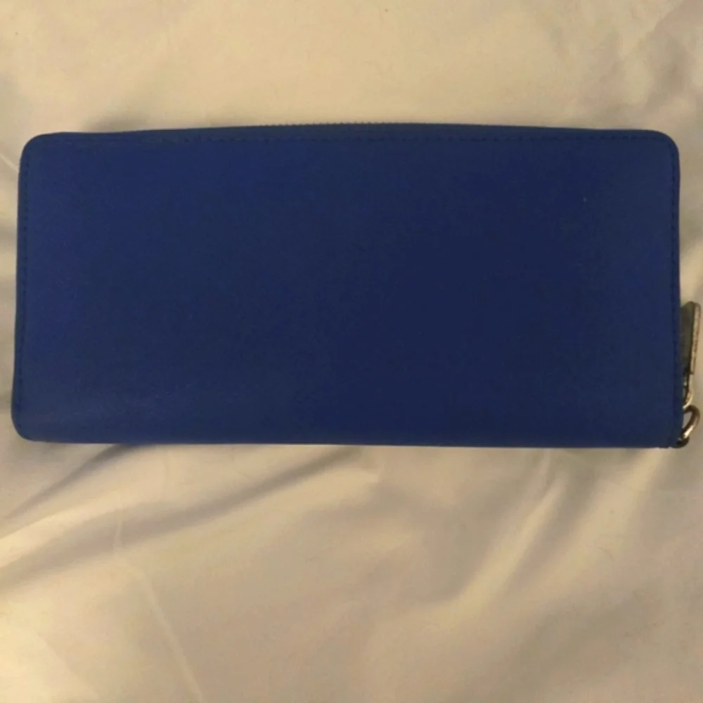 Michael Kors Stunning Blue Large Continental Zip around Saffiano Leather Wallet! - Picture 3 of 11